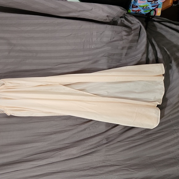 Long , nylon peach nightgown with v lace top and side suits. Size medium - Picture 3 of 6